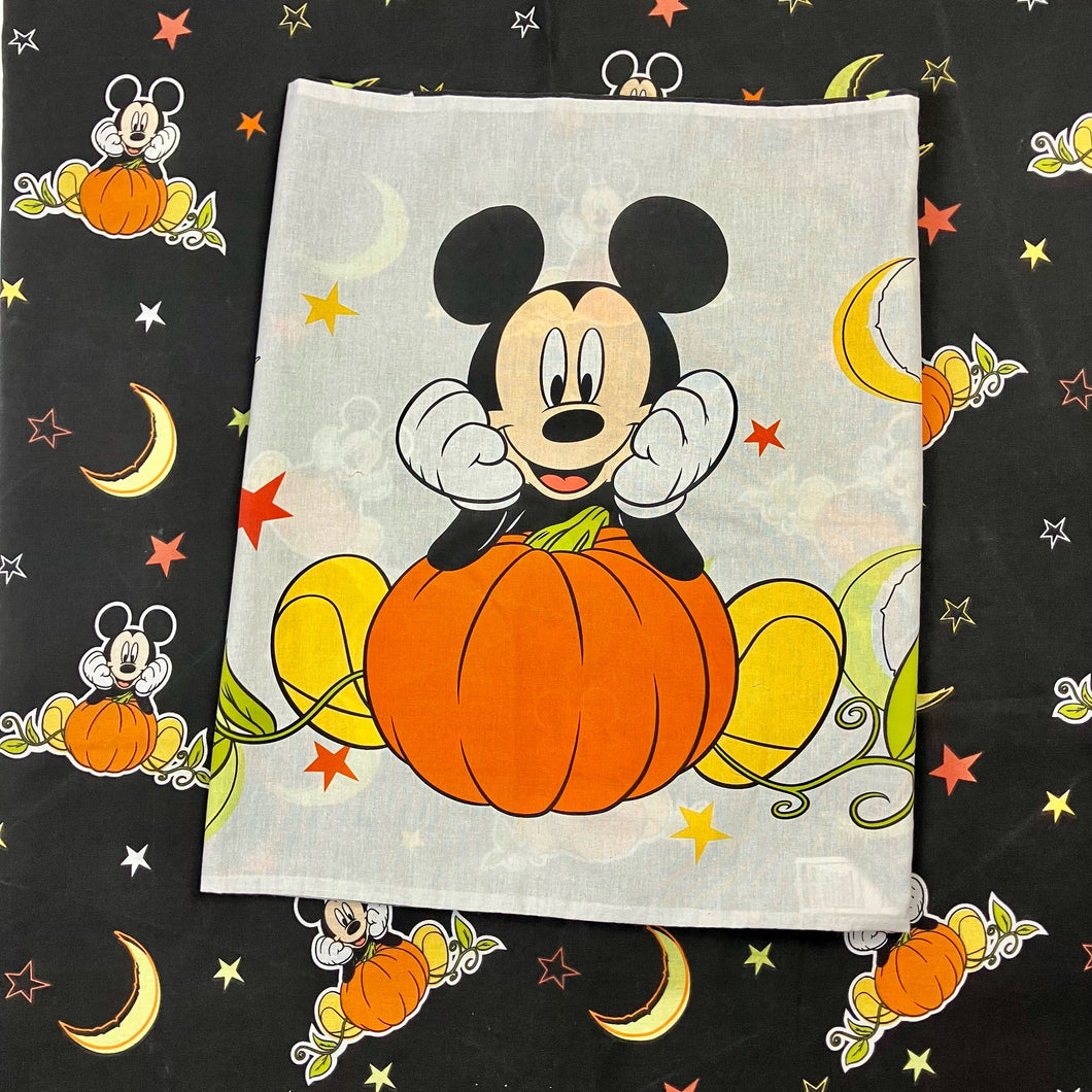 Black/White Spooky Mickey Lexi S-2XL